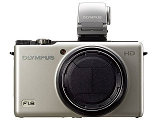 Olympus XZ1 鈦銀新色亮相，套裝限量 3000 組！
