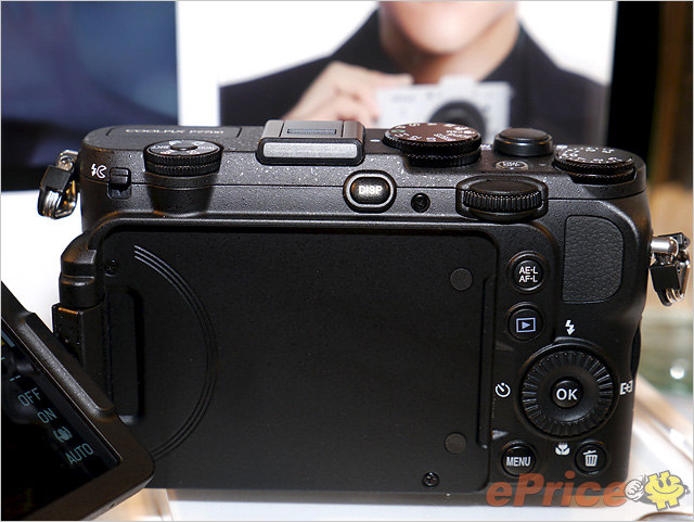 反芒、大光圈 Prosumer Nikon P7700 登場 反芒、大光圈 Prosumer Nikon P7700 登場