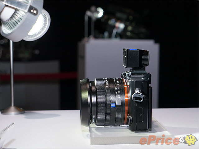 Full Frame 長短火:Sony A99 單反、RX1 隨身機試玩! Full Frame 長短火:Sony A99 單反、RX1 隨身機試玩!