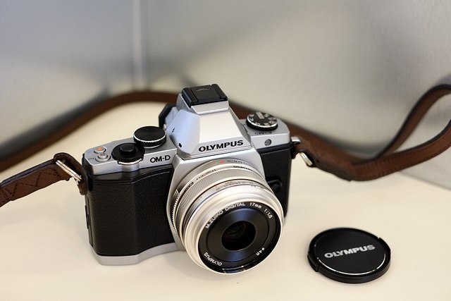 olympus e-m5   17mm f1.