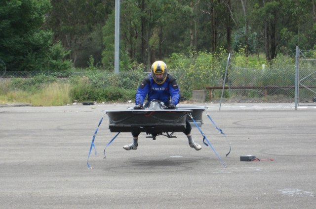 Hoverbike:是男人都會想要的飛天摩托車! Hoverbike:是男人都會想要的飛天摩托車!