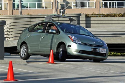 Google 自動駕駛車可以合法掛牌上路囉 Google 自動駕駛車可以合法掛牌上路囉