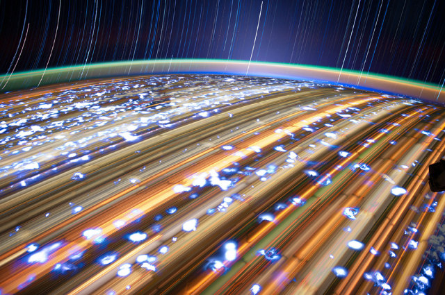 美不勝收的視覺饗宴：國際太空站拍攝的星空軌跡