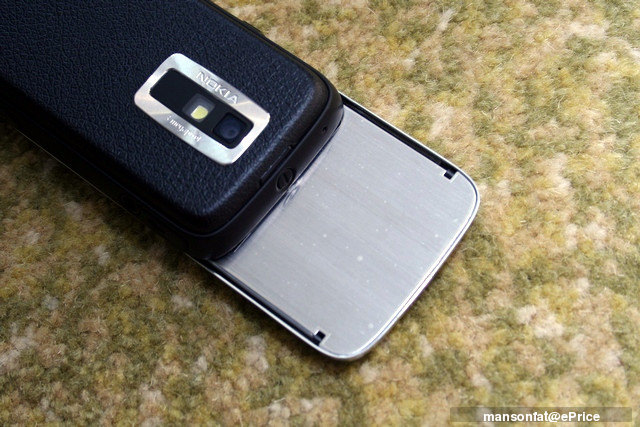 nokia 8208 影音双滑盖:cdma 版的 n95?