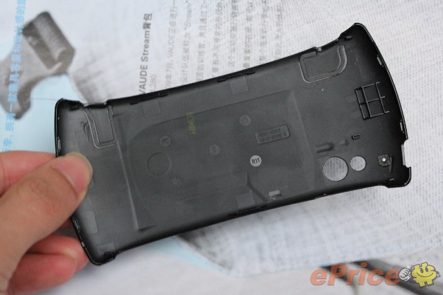 SE PS 手機 XPERIA Play 搶先測試：外型、設計詳細介紹 - 39