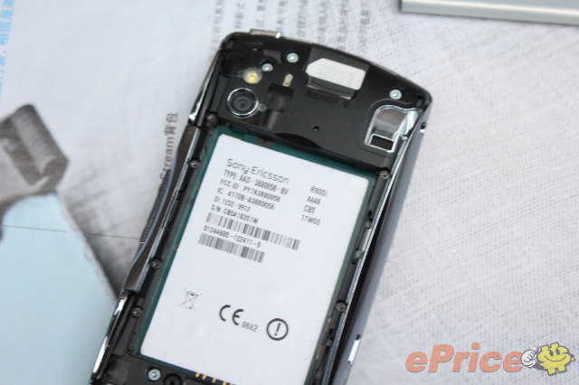 SE PS 手機 XPERIA Play 搶先測試：外型、設計詳細介紹 - 37