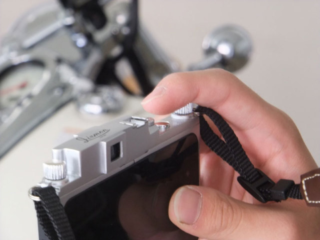 iPhone 變懷舊相機：GIZMON iCA 日式早古 iPhone 殼