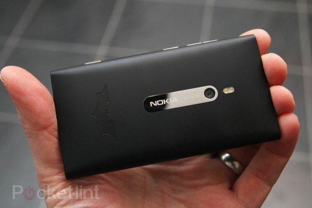 英雄再起：Nokia Lumia 800 蝙蝠俠特別版