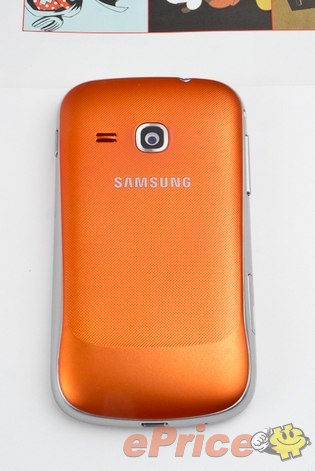 抢眼背盖灵活大空间　三星 Galaxy Mini 2 评测