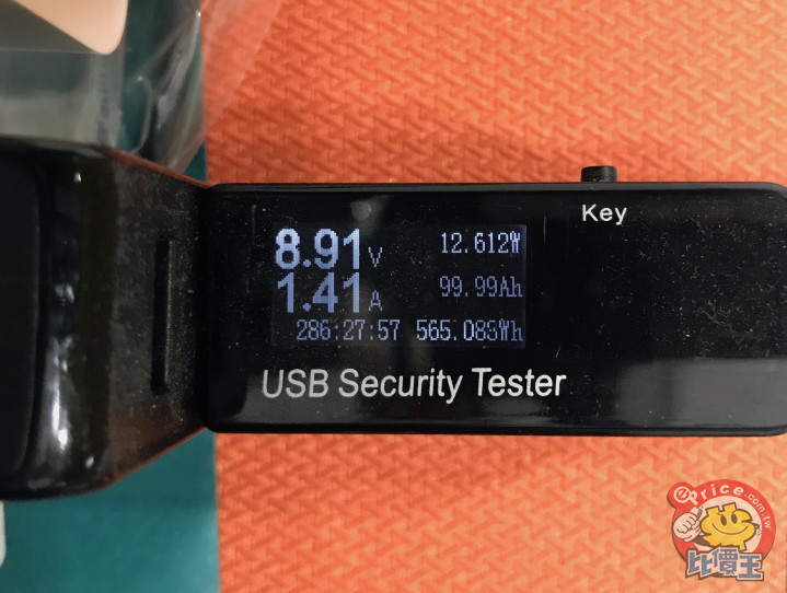中階瀏海螢幕新兵,ASUS alt= 中階瀏海螢幕新兵,ASUS border=