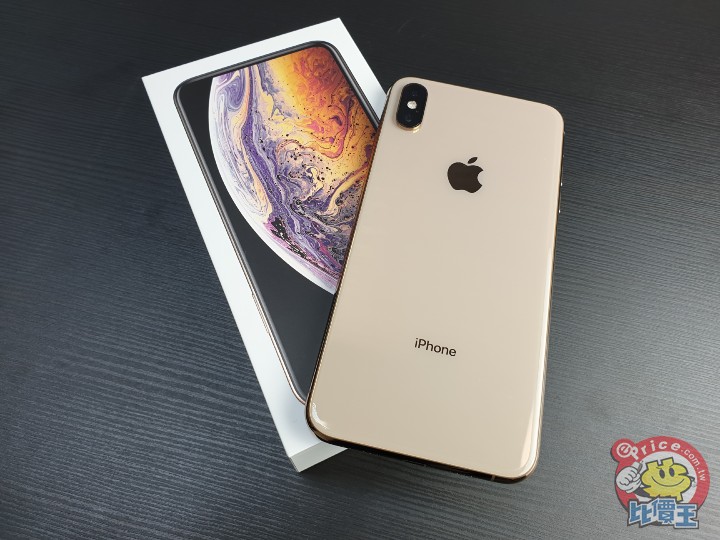 xs,xs max 都提供太空灰,银,金三种颜色,这是优雅的金色版.