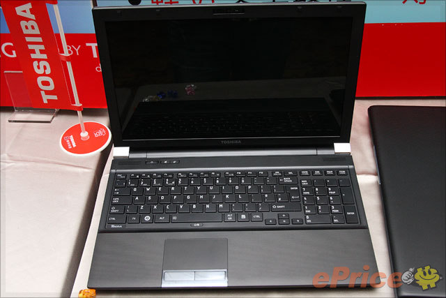 輕薄依舊、規格升級、選擇更多!Toshiba R830 新機發表 輕薄依舊、規格升級、選擇更多!Toshiba R830 新機發表