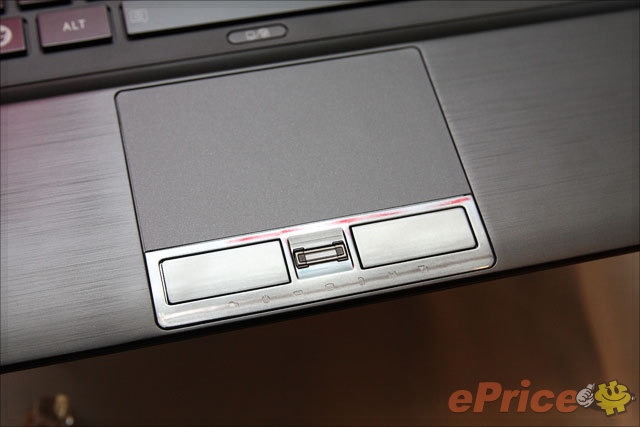 輕薄依舊、規格升級、選擇更多!Toshiba R830 新機發表 輕薄依舊、規格升級、選擇更多!Toshiba R830 新機發表