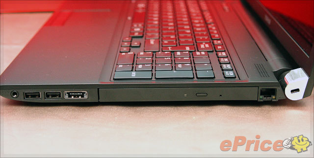 輕薄依舊、規格升級、選擇更多!Toshiba R830 新機發表 輕薄依舊、規格升級、選擇更多!Toshiba R830 新機發表