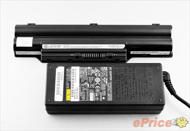 日系輕巧商務 Fujitsu LifeBook SH561 日系輕巧商務 Fujitsu LifeBook SH561