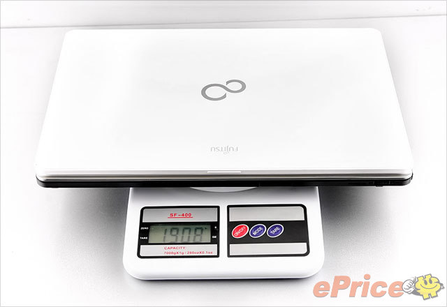 日系輕巧商務 Fujitsu LifeBook SH561 日系輕巧商務 Fujitsu LifeBook SH561