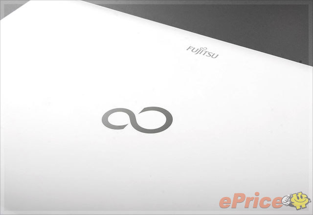 日系輕巧商務 Fujitsu LifeBook SH561 日系輕巧商務 Fujitsu LifeBook SH561