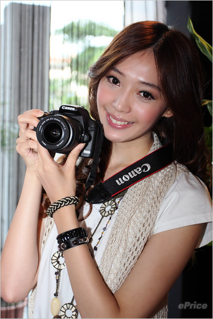 甜美有气质的 model 王心恬.