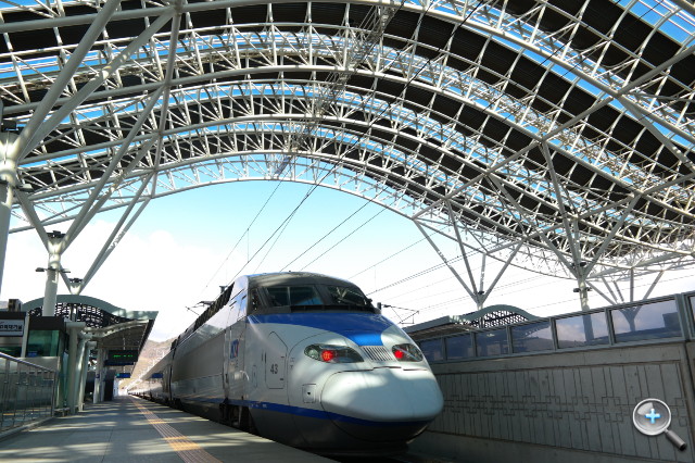 上应该可以见到其实庆州距离釜山十分十分远,笔者选择以ktx (高铁)