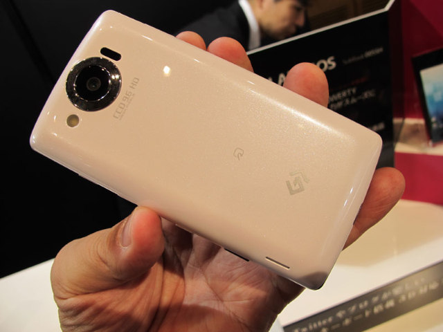 夏普推出 3d 液晶 android 2.2 手机 galapasgos 003sh