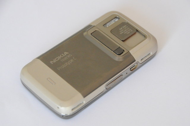 1200 万画素 nokia「n87」外流手机,上网买得到