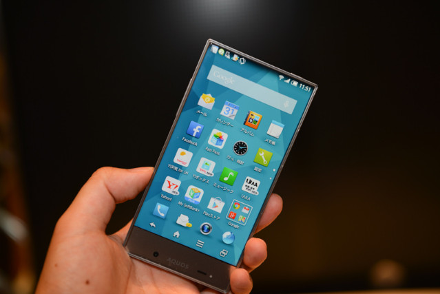 sharp aquos crystal 极致窄边框智慧机登场