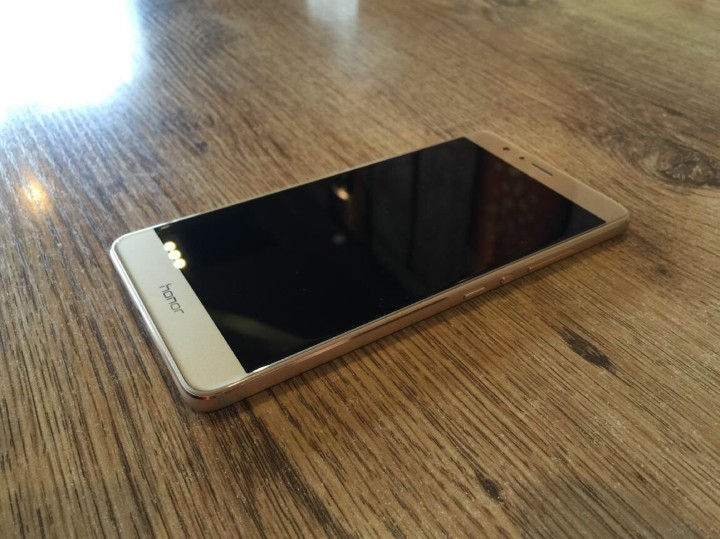 华为honor v8 开箱分享 (开箱,评价,规格) - 手机新闻 | eprice 比价