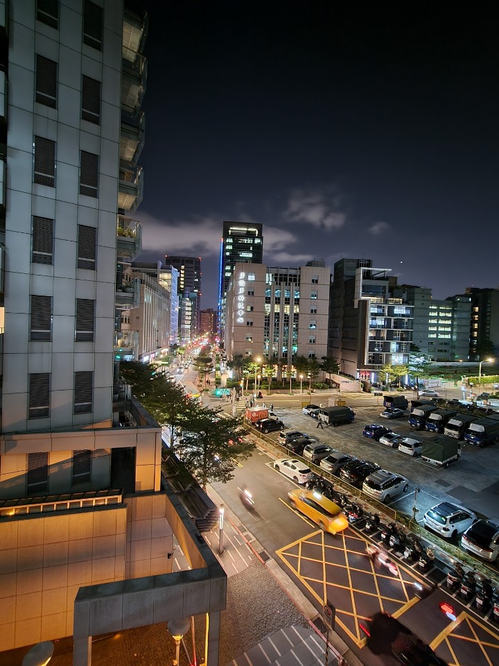 06-S21 alt=